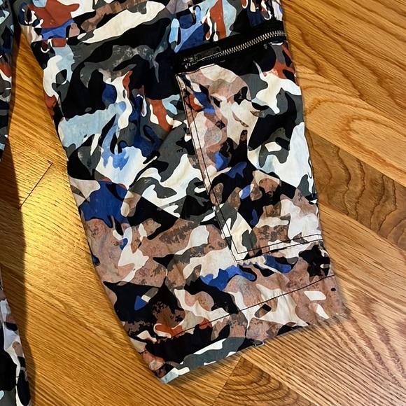 Free People Movement My Boo Pant Camo Cargo Zipper Size Small NWT - Picture 16 of 16